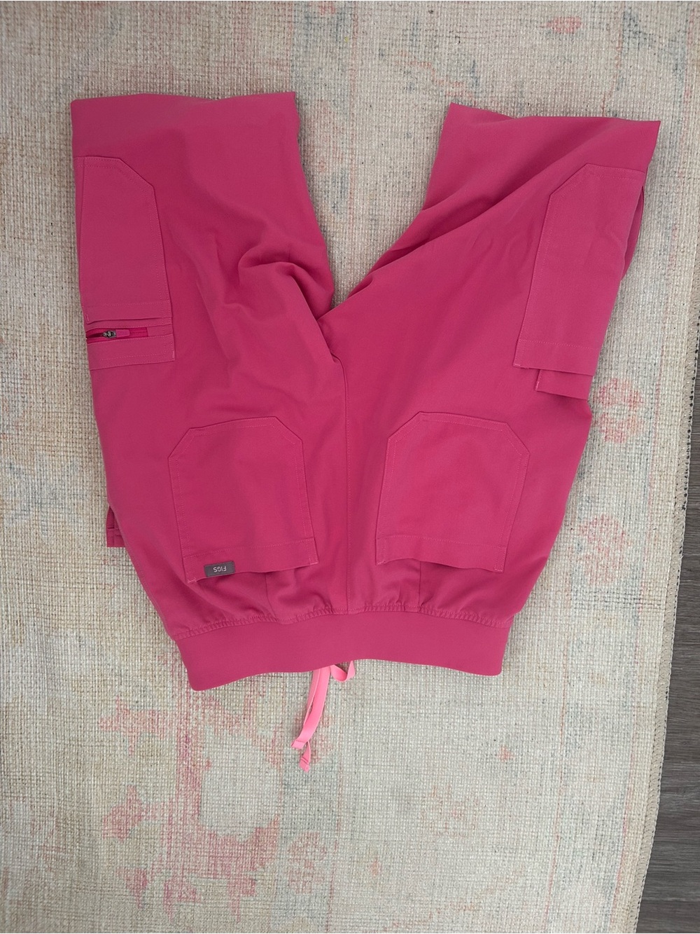 yola f*ing pink pants - Picture 2 of 3